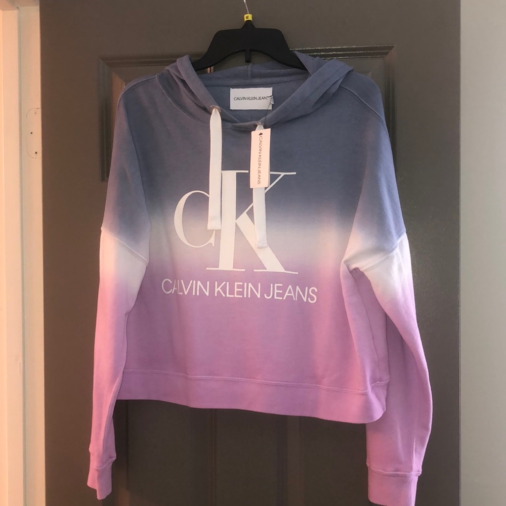 Calvin Klein Jeans Women's Cropped Tie-Dye Graphic Hoodie Blue and Lilac. Medium